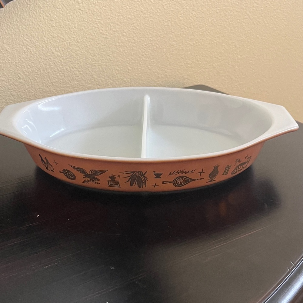 Pyrex Early American Divided Casserole Dish 1.5 Qt